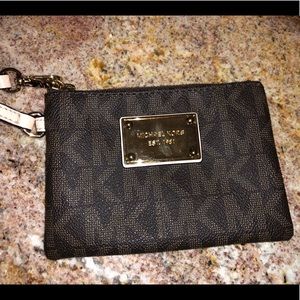Micheal Kors jet set travel wristlet